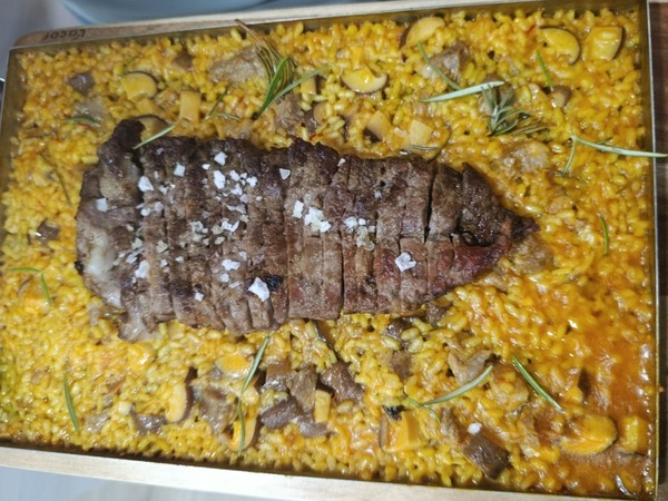 Arroz de pluma ibérica y setas