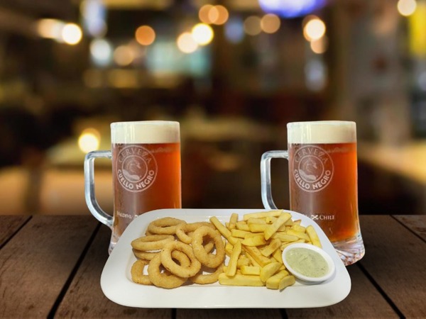 12 Aros de Cebolla + 2 Schop de Cuello Negro Ambar 330cc