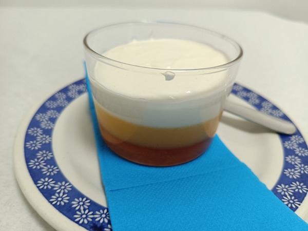Nuestra tradicional crema de yogur con tocino de cielo