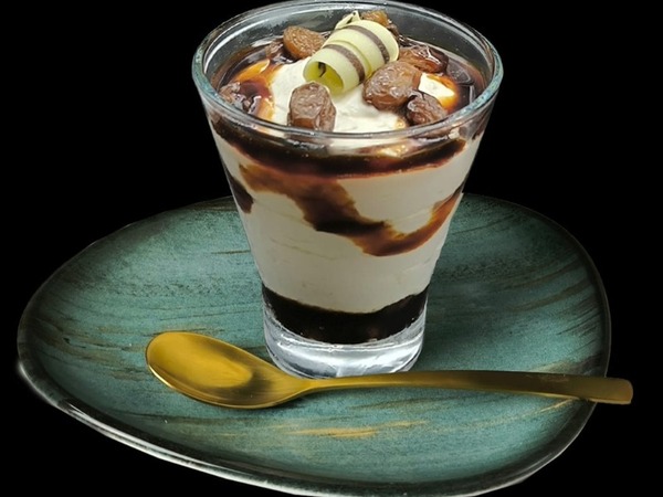 Copa de helado de Pedro Ximénez con pasas