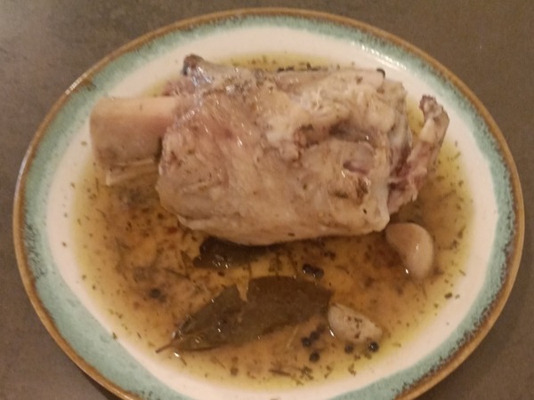 CODILLO DE CERDO ASADO A BAJA TEMPERATURA