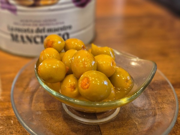 Aceitunas rellenas de berenjenas de Almagro