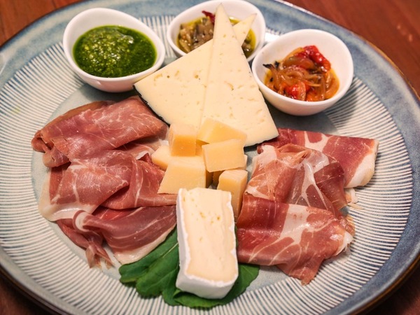 TABLA BODEGÓN, 4 PERS.