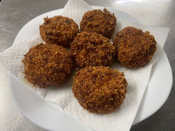 CROQUETES CASOLANES DE FORMATGE MANXEC