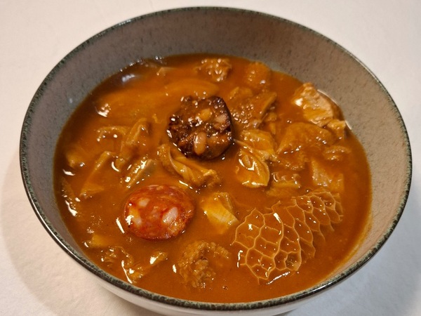 Callos en salsa melosa