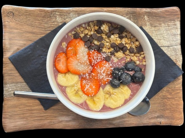 Bowl de açaí con fruta