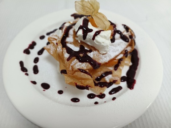 MIL HOJAS DE CREMA PASTELERA Y MOUSSE DE CHOCOLATE BLANCO