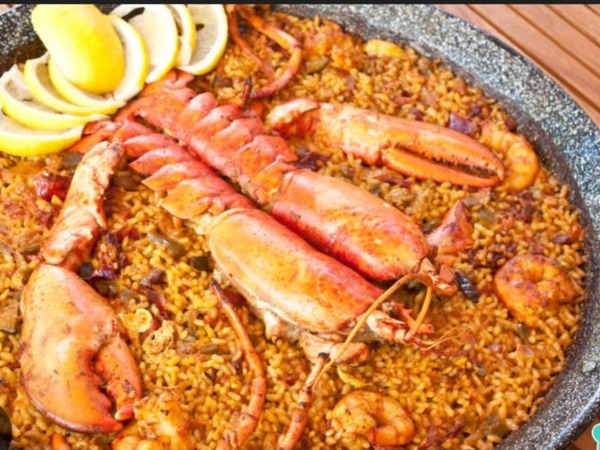 PAELLA DE BOGAVANTE