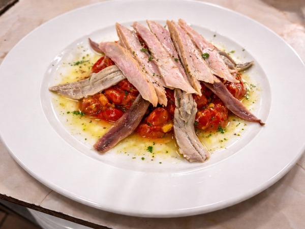 Ensalada de pimientos asados y ventresca