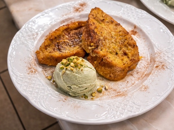 Torrija cremosa con helado