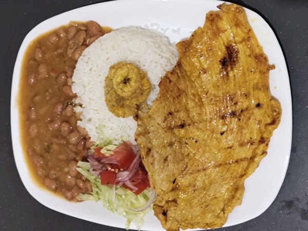 Menestra con carne 