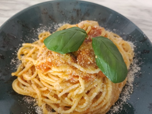 SPAGHETTI TOMATE ET BASILIC