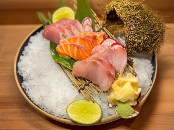 SASHIMI MIXTO (12 CORTES)