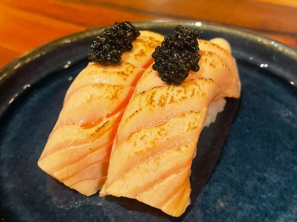 SALMÓN CON CAVIAR