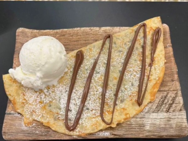 Crep de Nutella o sirope mas bola de helado