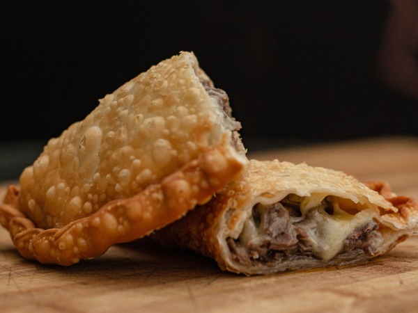 Empanada de carne mechada queso