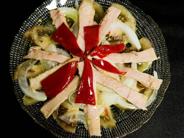 Ensalada de Tomate con Ventresca