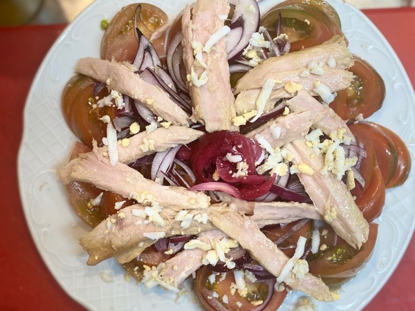 Ensalada de Tomate y Ventresca