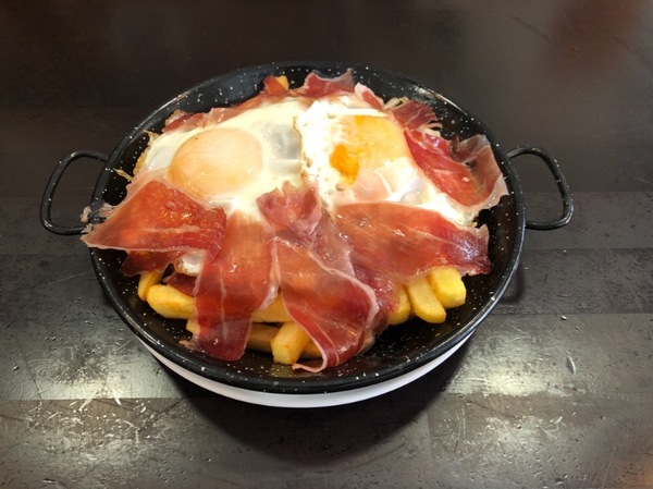Huevos rotos con Jamón 