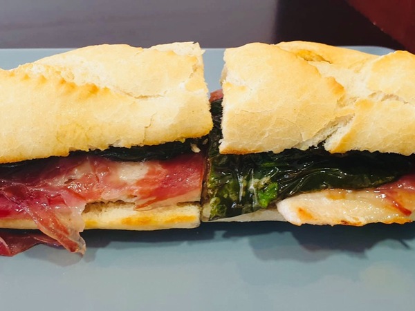 Baguette serranito