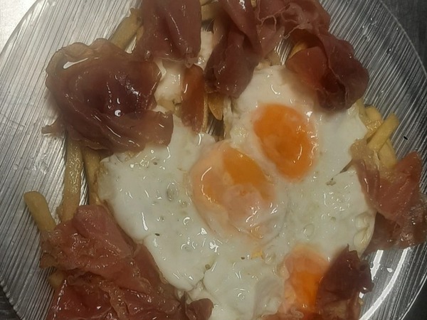 Huevos fritos con jamón