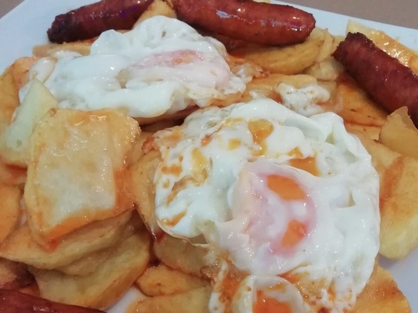 Huevos fritos con chistorra